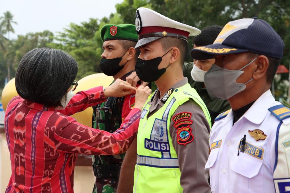 Bupati Yasti Pimpin Apel Gelar Pasukan Operasi Lilin Samrat 2021