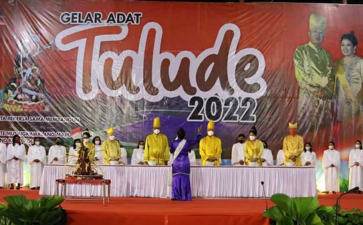 OD-SK Hadiri Prosesi Adat Tulude di Kabupaten Kepulauan Sitaro