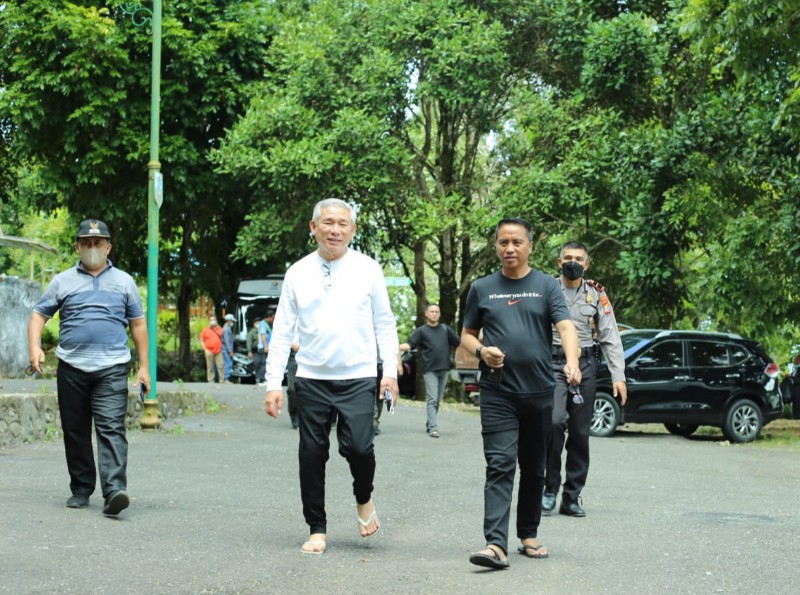 Bupati Boltim Temani Investor Ternama di Indonesia Melihat Keindahan Danau Mooat