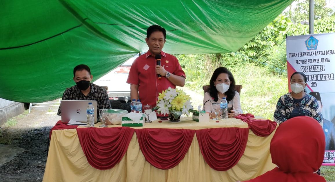 Pimpinan dan Anggota DPRD Provinsi Sulut Sosialisasikan Dua Perda Sekaligus di Dapil Masing-Masing