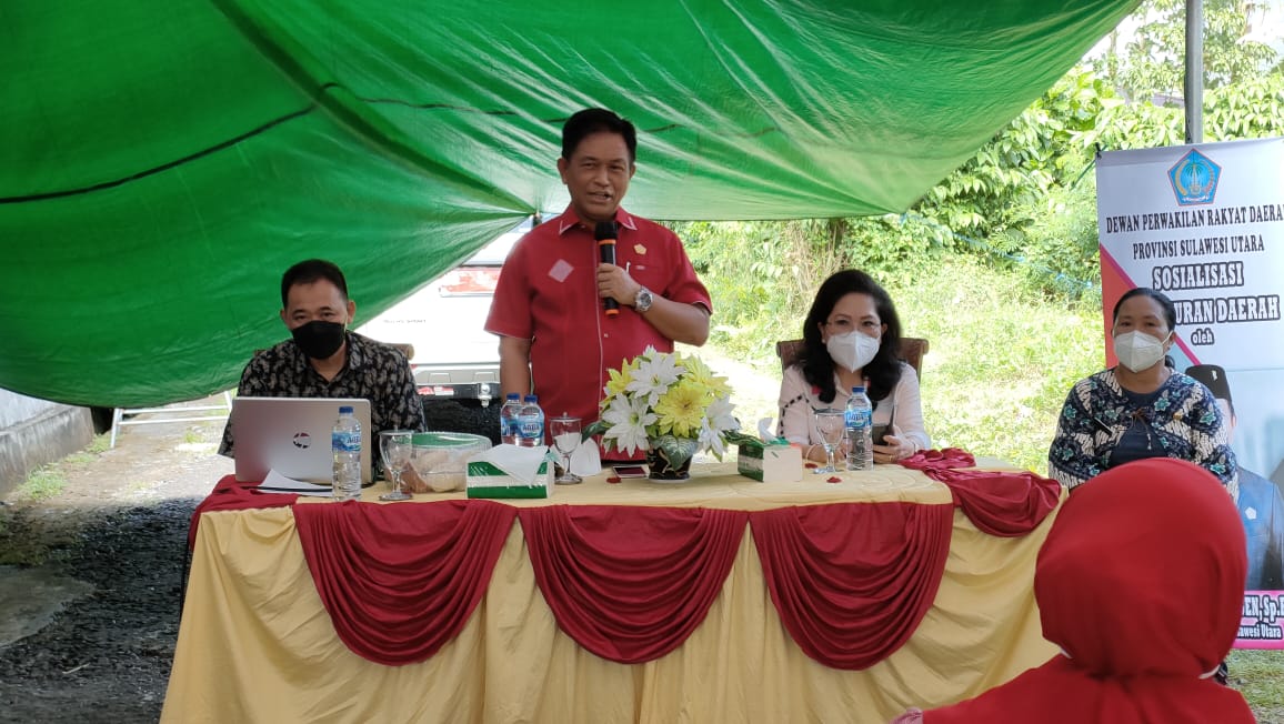 Pimpinan dan Anggota DPRD Provinsi Sulut Sosialisasikan Dua Perda Sekaligus di Dapil Masing-Masing