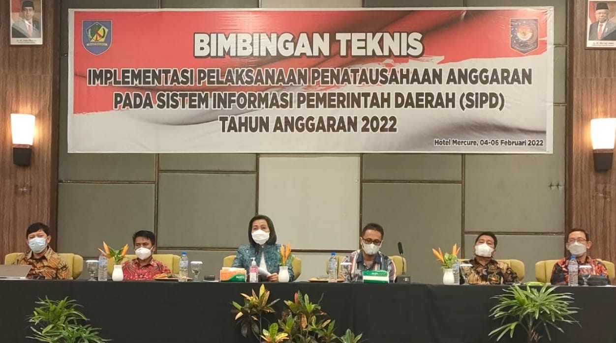 Bupati Bolaang Mongondow (Bolmong) Dra Hj Yasti Soepredjo Mokoagow, membuka Bimbingan Teknis (Bimtek) implementasi pelaksanaan penatausahaan anggaran pada Sistem Informasi Pemerintah Daerah (SIPD) Tahun 2022.