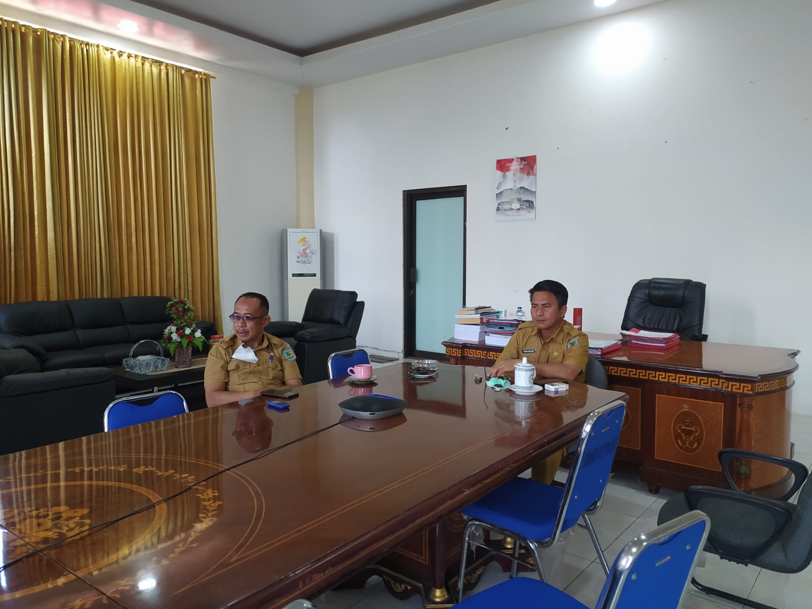 Sekretaris Daerah (Sekda) Tahlis Galang SIP MM di dampingi Kepala Dinas Pendidikan Bolmong, Renti Mokoginta