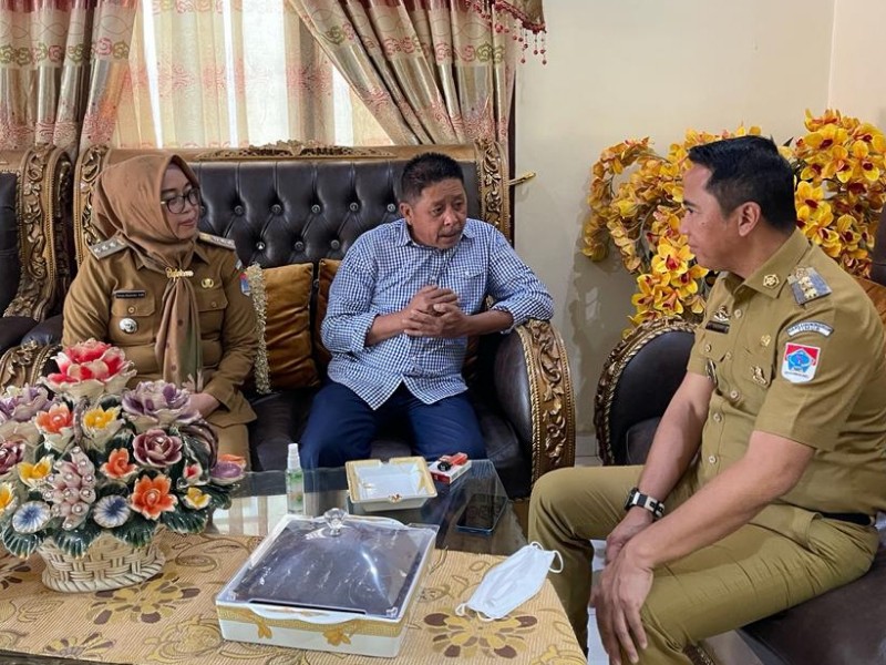 Bupati Boltim Silaturahmi di Kediaman Mantan Wabup Rusdi Gumalangit