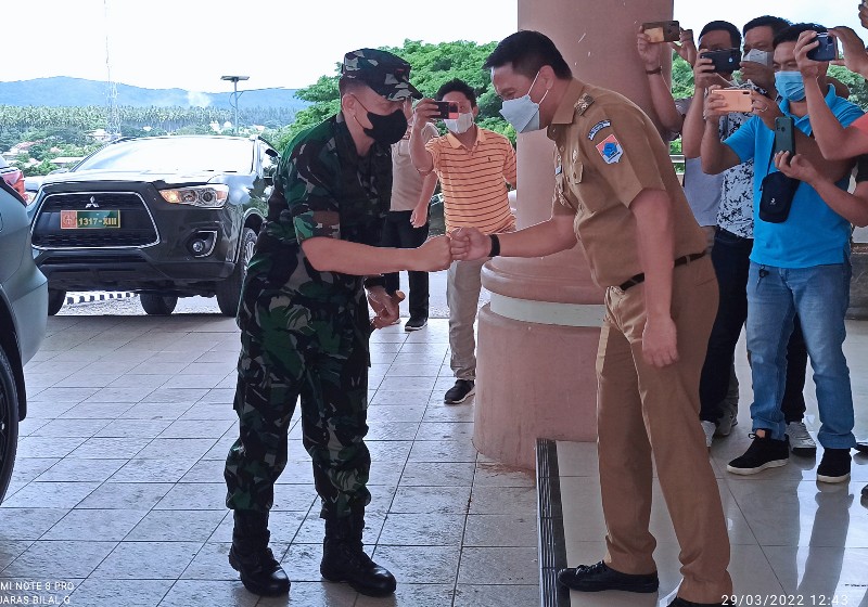 Bupati Boltim Sambut Kedatangan Danrem 131 Santiago