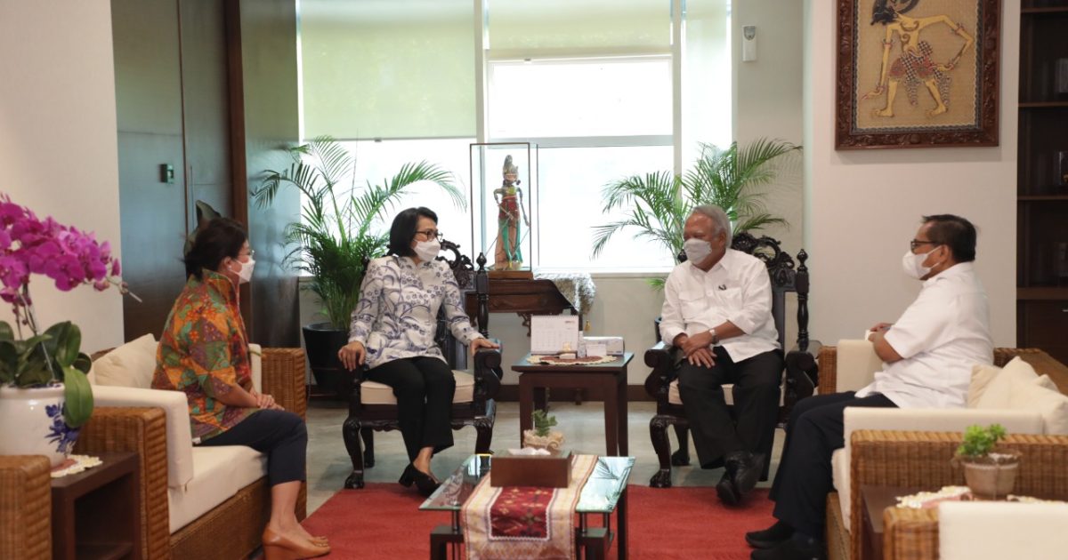 Bupati Bolmong Yasti Soepredjo Mokoagow temui langsung Menteri PUPR Basuki Hadimulyono.