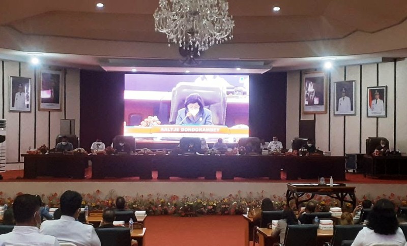 DPRD Kota Manado Bahas Tiga Agenda Sekaligus dalam Rapat Paripurna