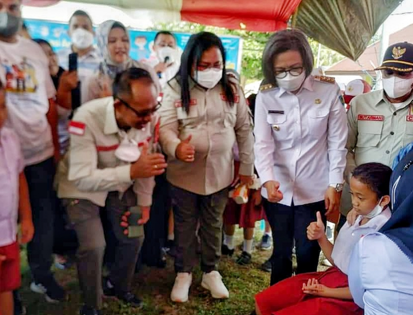Bupati Bolmong Yasti Soepredjo Mokoagow dan Kepala Disdik Bolmong pantau BIAN