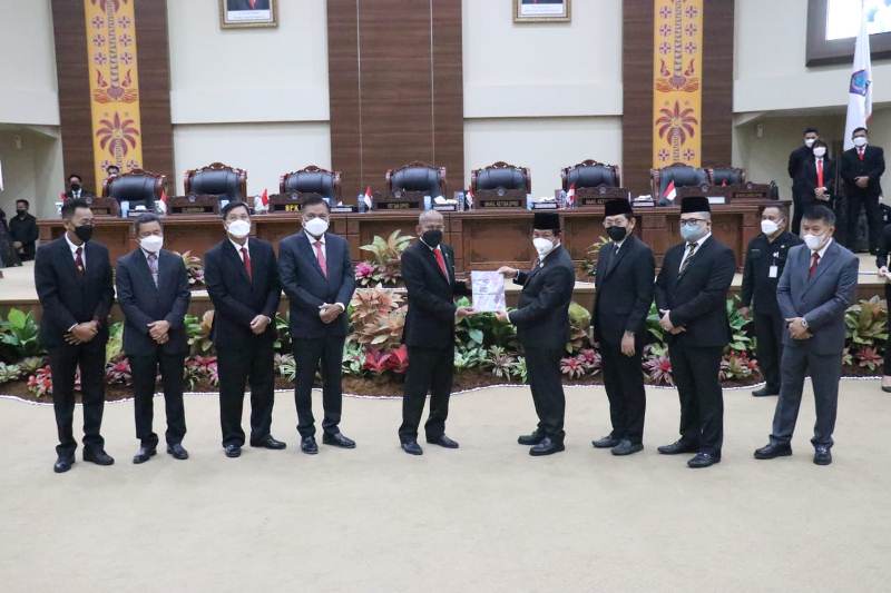 DPRD Gelar Rapat Paripurna Penyerahan LHP Atas LKPD Provinsi Sulut Tahun 2021