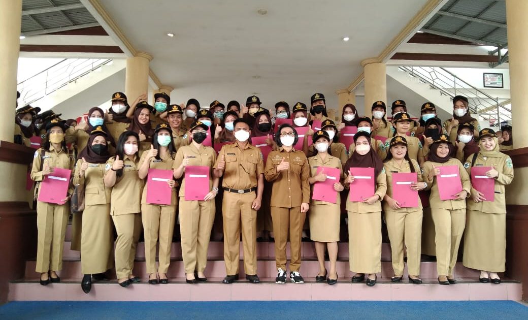Bupati Bolmong yasti Soepredjo Mokoagow Serahkan SK CPNS