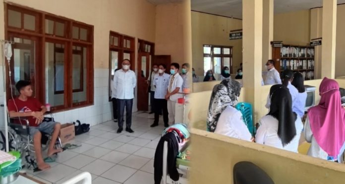 Pantau Pelayanan Kesehatan di RSUD Datoe Binangkang, Pj Bupati Bolmong Limi Mokodompit Sempatkan Besuk Pasien