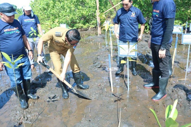 Wakili Sulut, Boltim Lakukan Penanaman Mangrove Serentak Bersama Kementerian LHK