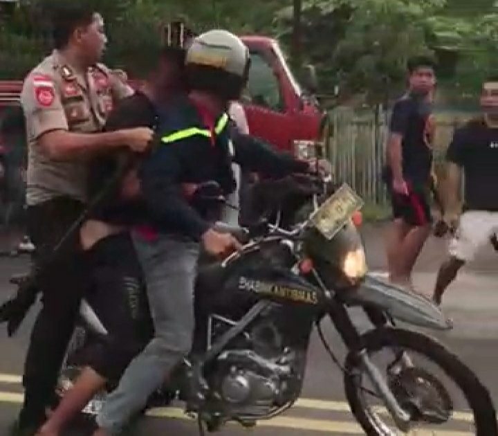 Seorang Pria di Kota Kotamobagu Lakukan Pembacokan Warga di Jalanan Secara Brutal