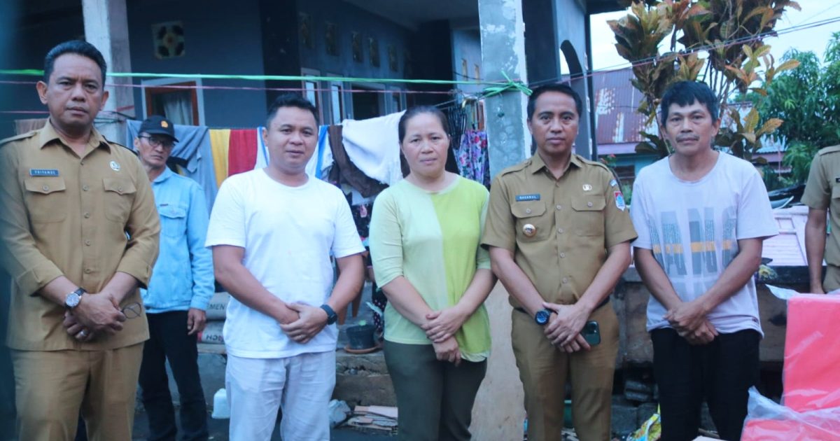 Bupati Boltim Serahkan Bantuan Bagi Korban Kebakaran di Atoga Timur