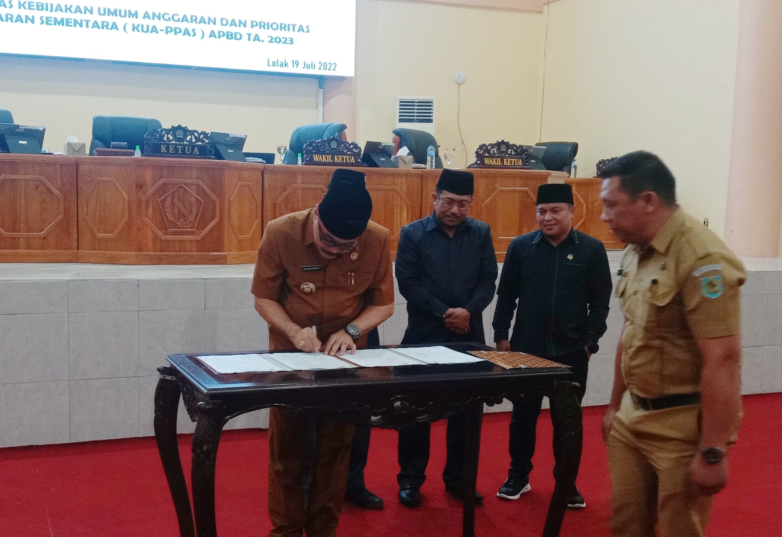 DPRD Bolmong Tetapkan Ranperda Pertanggungjawaban Pelaksanaan APBD 2021