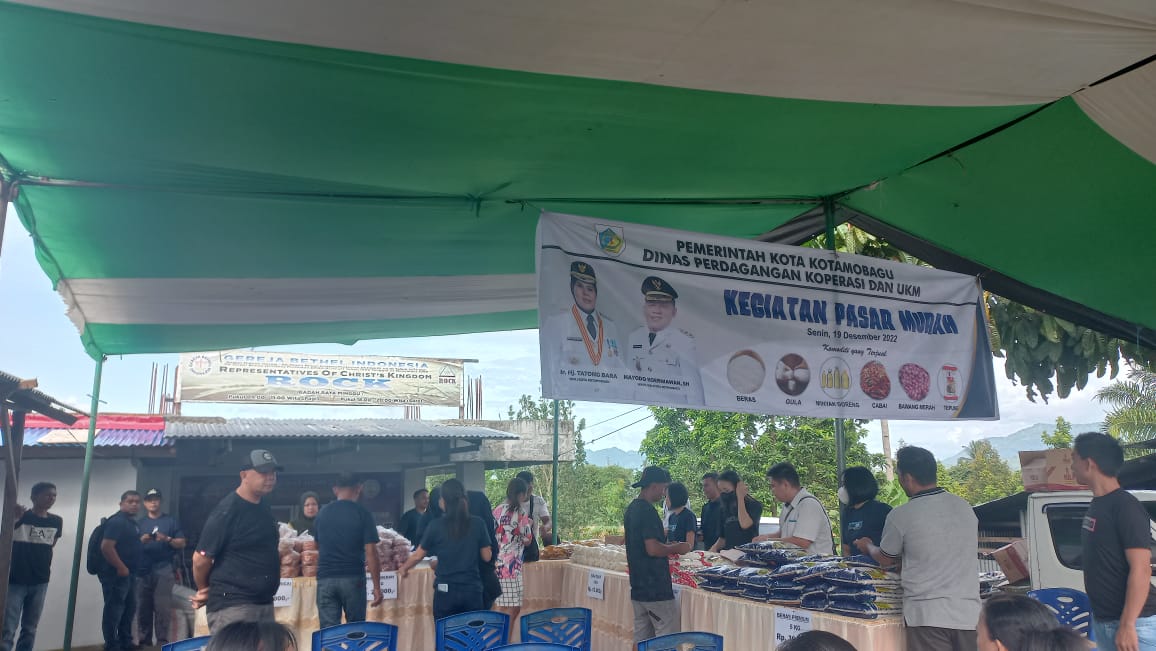 Jelang Nataru, Pemkot Kotamobagu Gelar Pasar Murah di Kelurahan Tumobui