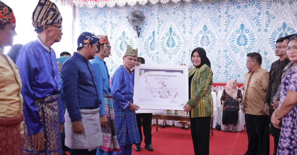 5 Pemerhati Budaya Terima Penghargaan Anugerah Kebudayaan dari Pemkot Kotamobagu