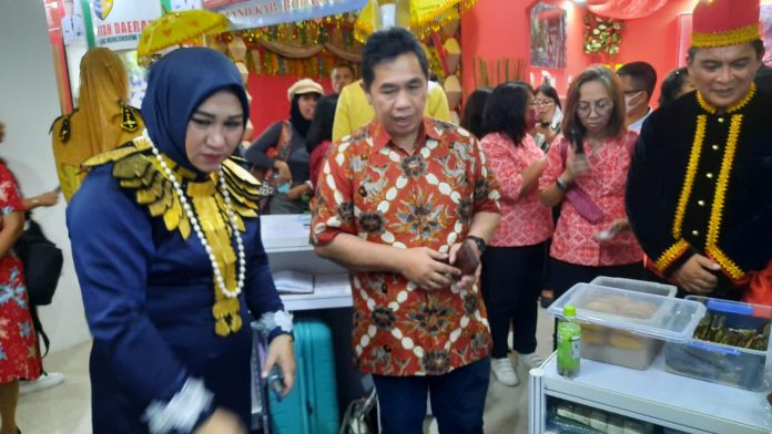 Ketua TP-PKK Boltim Hadiri Pameran yang Digelar oleh Dekranas di TMII Jakarta