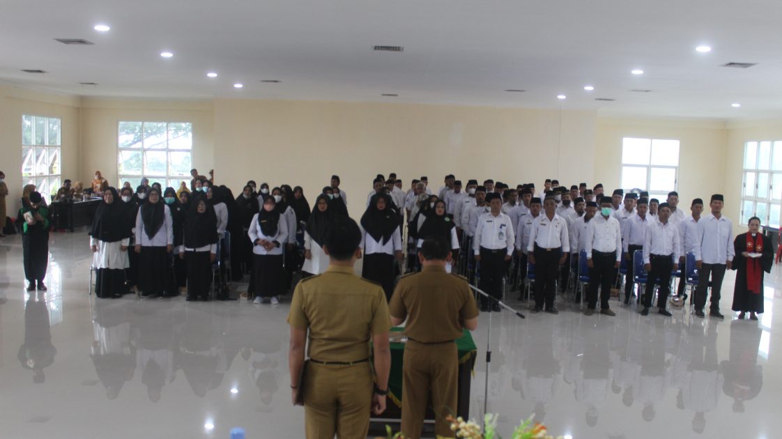 Lantik dan Kukuhkan 99 Pejabat Fungsional Pj Bupati Buol Sentil Soal Pengembangan Aparatur