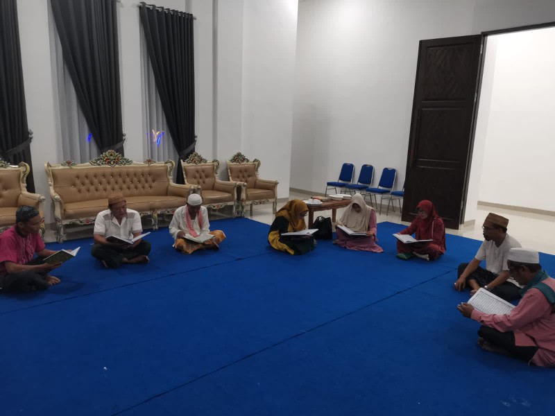 Pemdes dan Keimaman Desa Buyat Dua Tadarus Al-Quran di Rudis Bupati Boltim