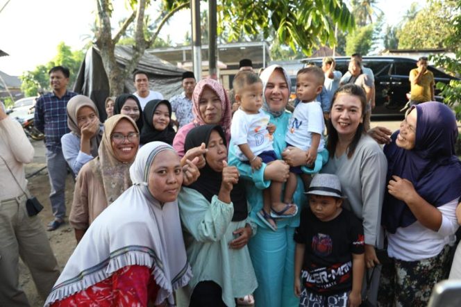 Walikota Tatong Bara Hadiri Perayaan Hari Binarundak, Masyarakat Motbes Ucapkan Terima Kasih