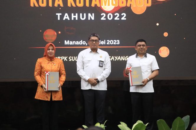 Walikota, Ir. Hj. Tatong Bara Terima Opini WTP ke-10 Kali Berturut Turut