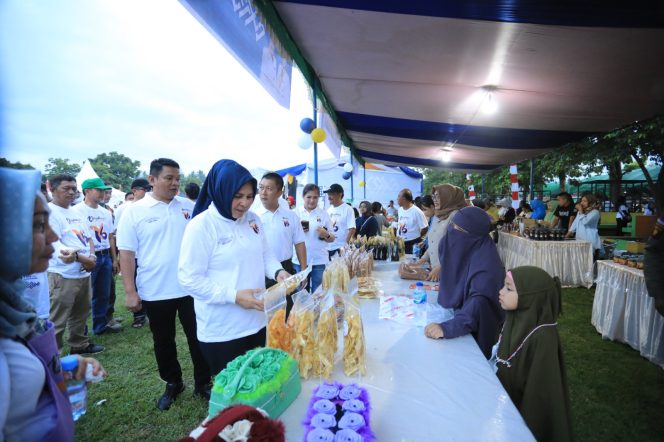 Walikota Tatong Bara Kunjungi Stand Festival Kuliner dan Produk UMKM Kotamobagu Expo 2023