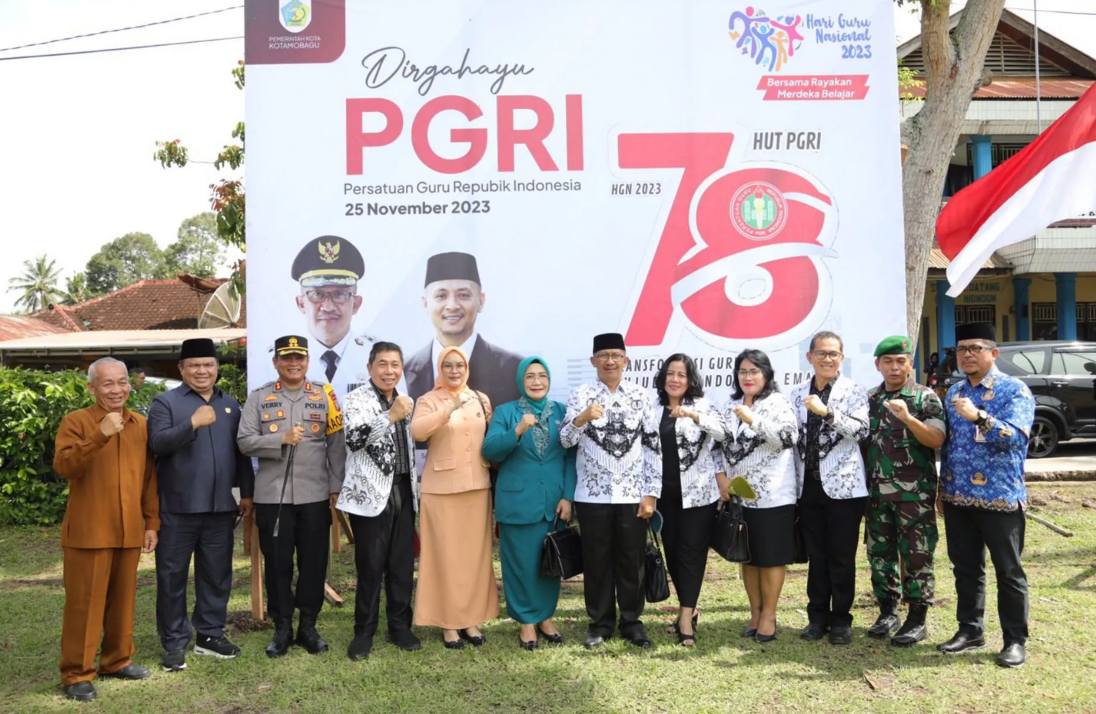 Pj Wali Kota Kotamobagu Pimpin Upacara Memperingati Hari Guru Nasional dan HUT ke-78 PGRI juga HUT ke-52 KORPRI