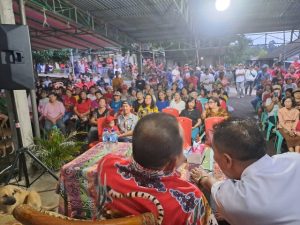 Wenny Lumentut, Calon Anggota DPR RI saat melaksanakan pertemuan terbatas dengan para relawan dan simpatisan di Desa Kinamang Minahasa Selatan