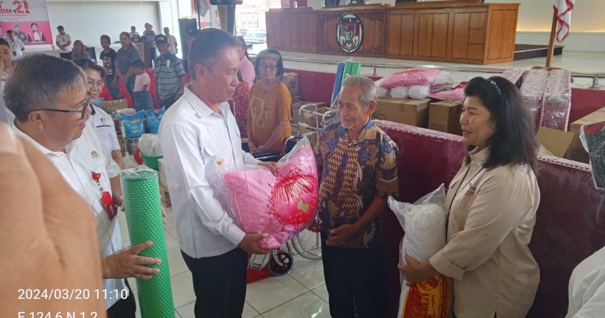 Sentra Tumou Tou Manado Serahkan Bantuan