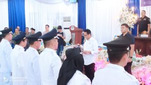 Bupati Boltim melakukan pengambilan sumpah jabatan Pjs Sangadi
