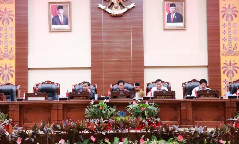 DPRD Provinsi Sulawesi Utara (Sulut) menggelar Rapat Paripurna dalam rangka Pengambilan Keputusan terhadap Ranperda tentang Pertanggungjawaban APBD Tahun Anggaran 2023 dan Paripurna Rancangan Peraturan Daerah (Ranperda) Pembangunan Industri Provinsi Sulut Tahun 2025-2045