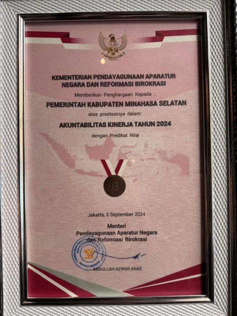 Pemkab Minsel Dianugerahi Penghargaan SAKIP Award