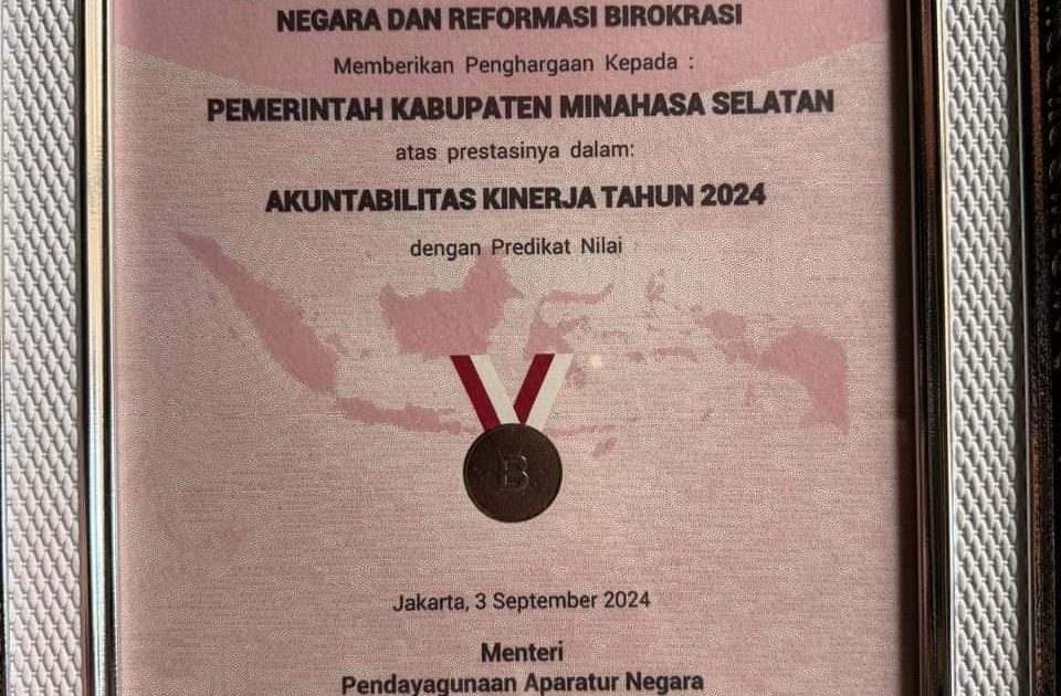 Pemkab Minsel Dianugerahi Penghargaan SAKIP Award