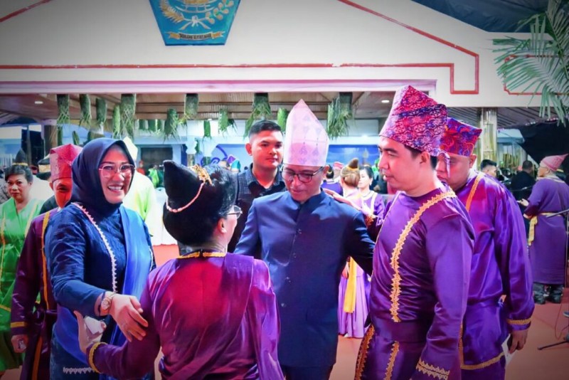 Bupati Boltim Hadiri Pesta Adat Tulude di Sangihe