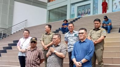 Sopir Mikrolet Kepung DPRD Sulut