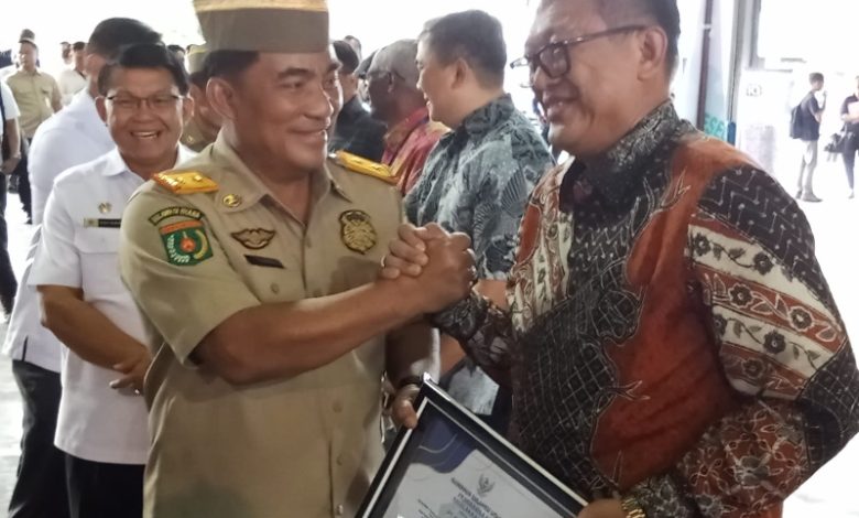 Dirut PT Pelangi Sulut Ferdinand Mangumbahang