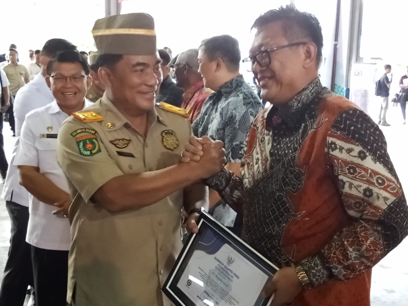Dirut PT Pelangi Sulut Ferdinand Mangumbahang