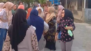 Ibu-ibu Desa Buyat Silaturahmi Keliling Kampung