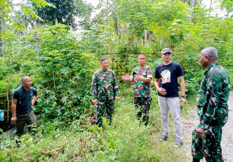 Sangadi Chandra Modeong Dampingi Wadandenma Kodam XIII/Merdeka Periksa Lokasi Pembangunan Pos Koramil di Buyat