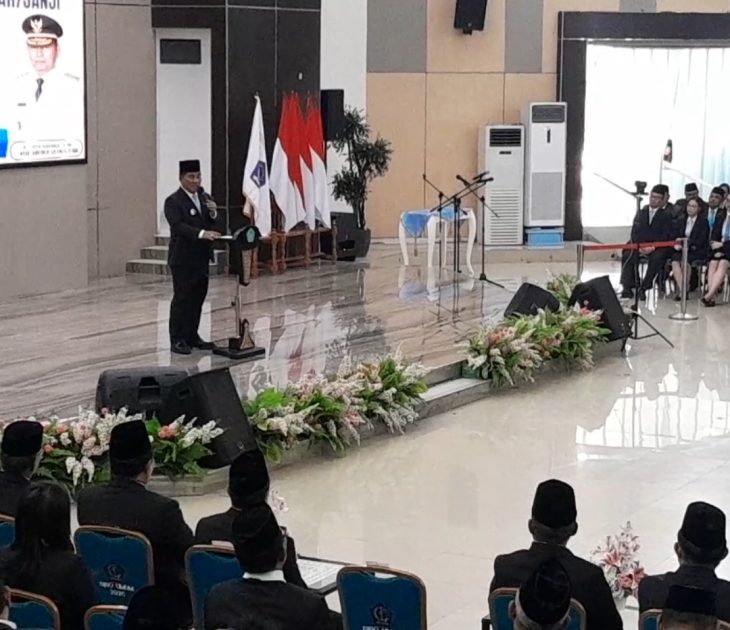 Gubernur Yulius Selvanus Lantik 134 Pejabat