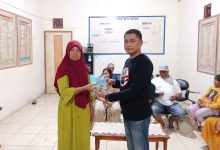 10 Keluarga di Buyat 1 Terima Bantuan Rp1,8 Juta Dari Pemerintah Desa