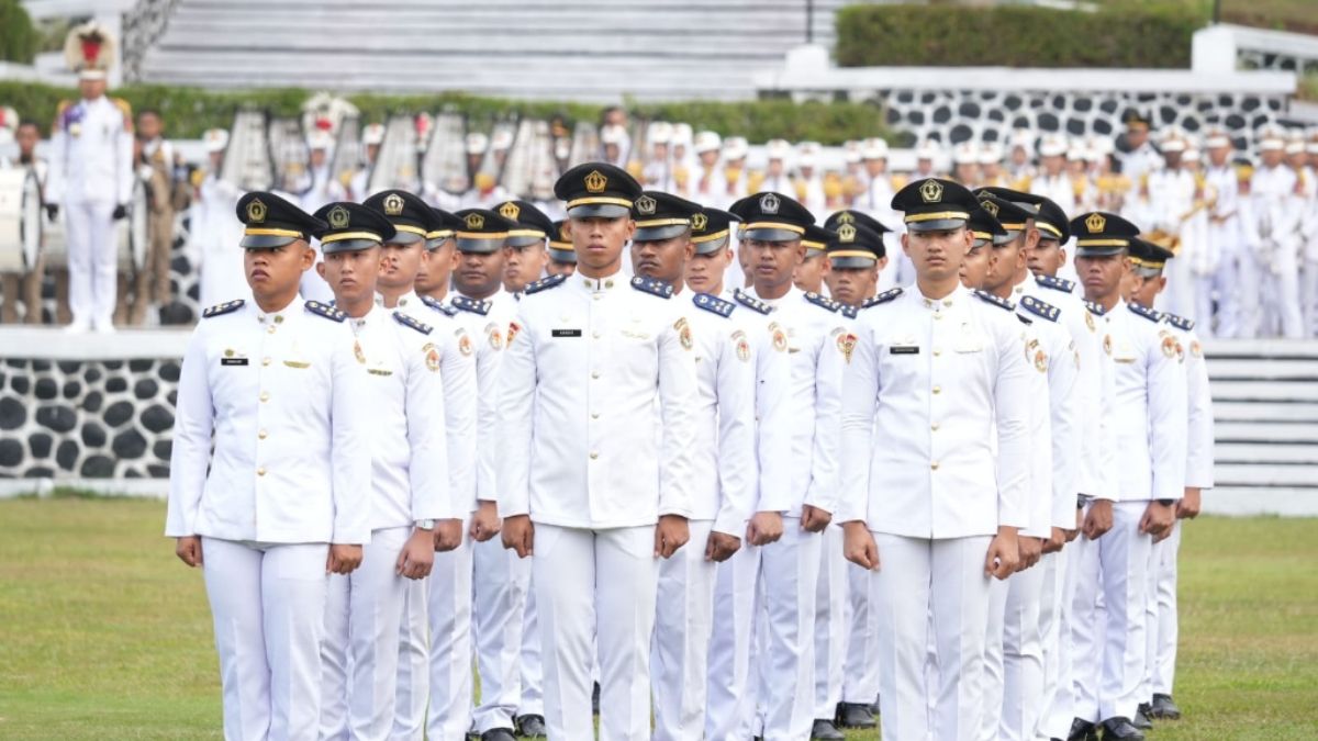 Yulius Selvanus Tokoh Kehormatan IPDN